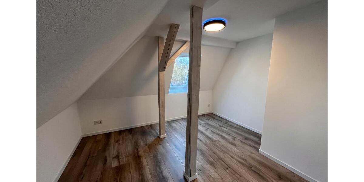 Doppelhaushälfte Zwickau - 3 Zimmer, 95 m&sup2;, 1.950&euro; | Angebot:24817007