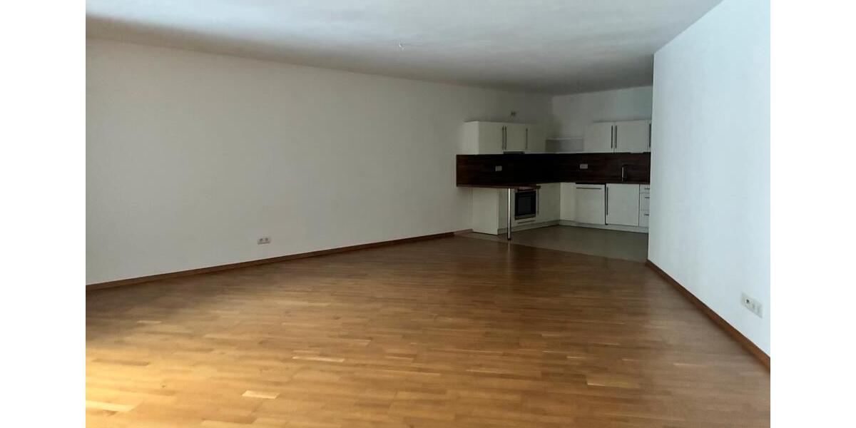 Etagenwohnung Frankfurt am Main Mitte-Nord - 2 Zimmer, 84 m&sup2;, 1.461&euro; | Angebot:24418134