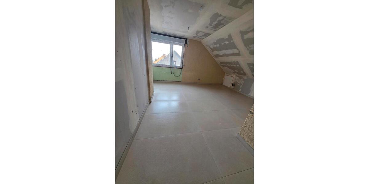 Dachgeschoßwohnung Rheinfelden (Baden) - 3 Zimmer, 80 m&sup2;, 1.300&euro; | Angebot:25765400