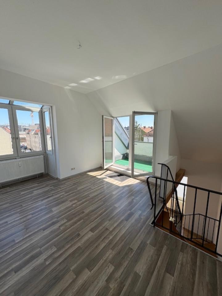 Attraktive 2,5-Zimmer-Maisonette-Wohnung mit Balkon, sofort verfü