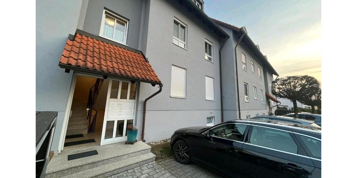 Dachgeschoßwohnung Vohenstrauß - 3 Zimmer, 77 m&sup2;, 650&euro; | Angebot:24992297