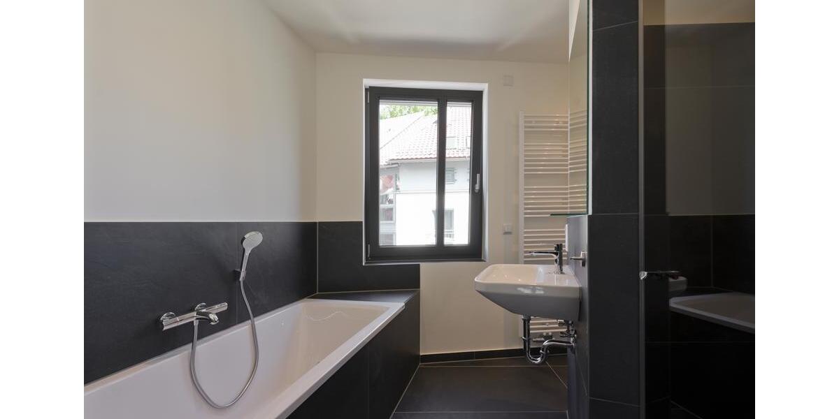 Stilvoll wohnen im Herzen Weimars – 3-Zimmer-Oase mit Terrasse & Balkon 3 zimmer