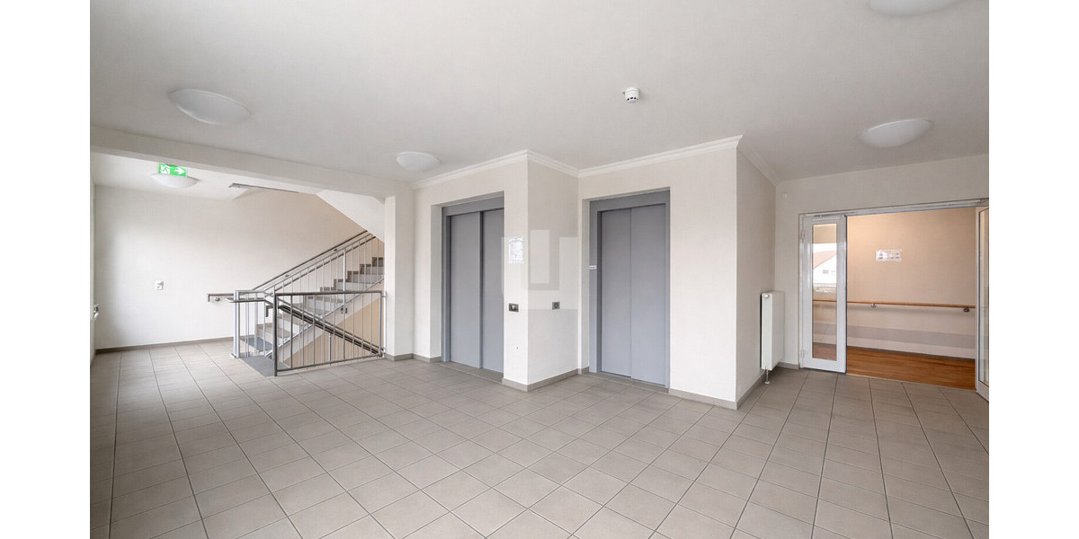 WINDISCH - Bezugsfreie, moderne 2-Zi.-Wohnung mit EBK in der Seniorenresidenz Emmering ab 60 Jahren! - Etagenwohnung Emmering | Angebot:26764532