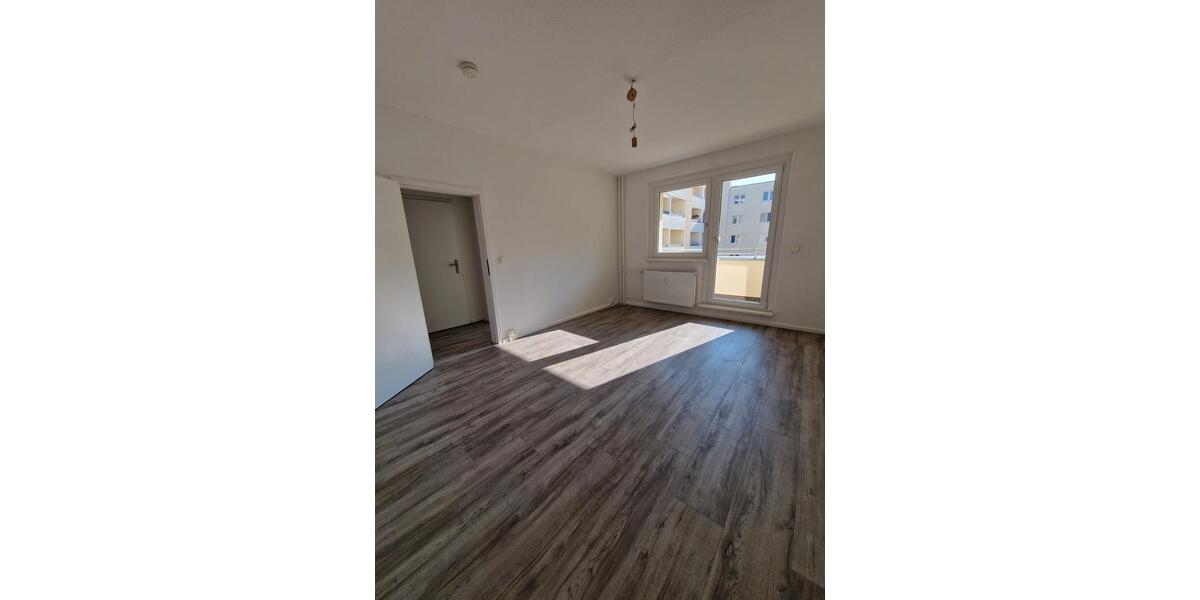 Etagenwohnung Magdeburg - 3 Zimmer, 82 m&sup2;, 639&euro; | Angebot:25144782