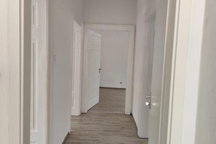 Wohnung Neunkirchen - 4 Zimmer, 75 m&sup2;, 850&euro; | Angebot:25988103