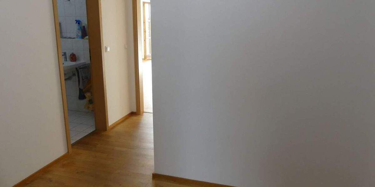 Etagenwohnung Roßtal - 2 Zimmer, 60 m&sup2;, 580&euro; | Angebot:25743068