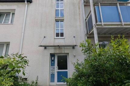 3 Zimmer, Küche, Diele, Bad und großer Balkon im 2. Obergeschoss