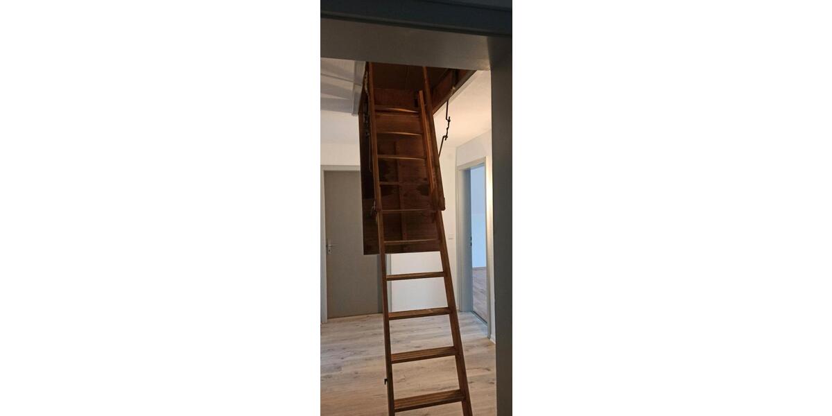 Dachgeschoßwohnung Blumberg - 3 Zimmer, 72 m&sup2;, 700&euro; | Angebot:24372499