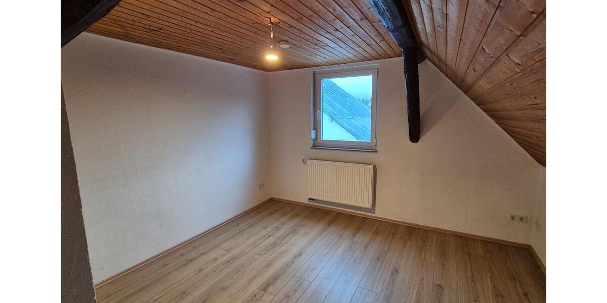 Gepflegte 4,5 Zi. Maisonette Wohnung mit großer Dachterrasse 4.5 zimmer