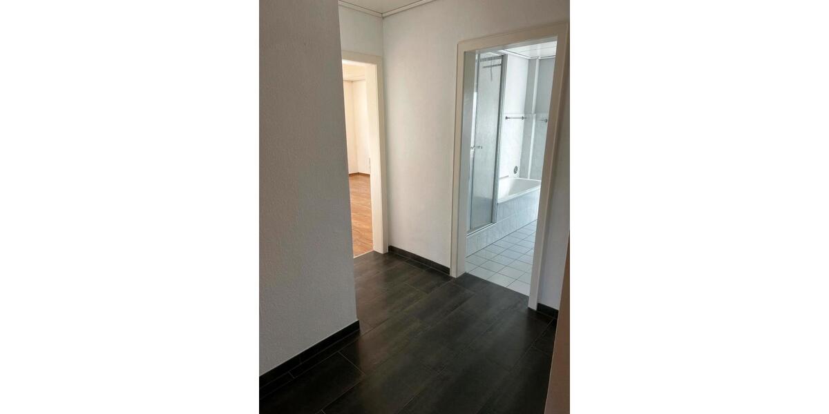 Etagenwohnung Gründau - 3 Zimmer, 100 m&sup2;, 1.350&euro; | Angebot:25827332