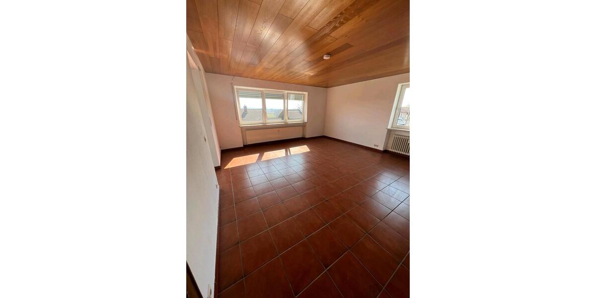 Hochparterre Bruckberg - 5 Zimmer, 120 m&sup2;, 1.200&euro; | Angebot:26444208