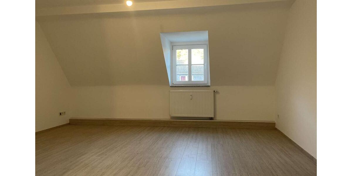 Dachgeschoßwohnung Hellenthal - 3 Zimmer, 65 m&sup2;, 525&euro; | Angebot:24701001