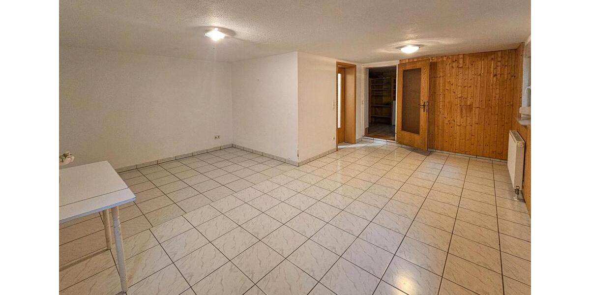 Etagenwohnung Frankenthal (Pfalz) - 4 Zimmer, 150 m&sup2;, 1.550&euro; | Angebot:25887792