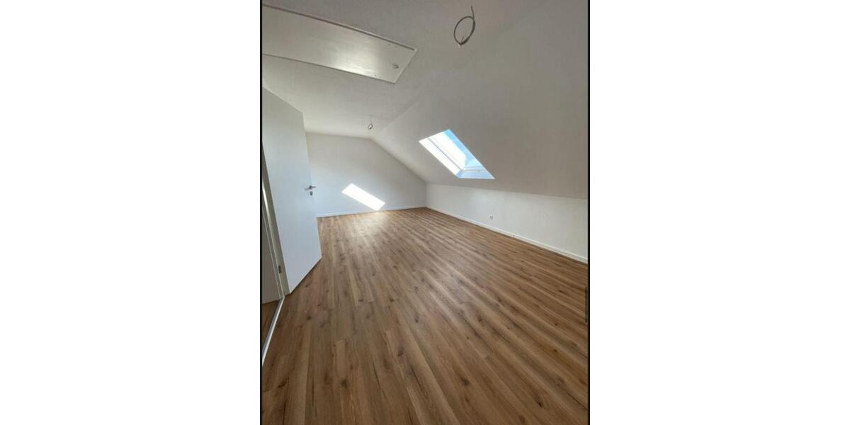 Etagenwohnung Grabenstetten - 2 Zimmer, 90 m&sup2;, 750&euro; | Angebot:25507808