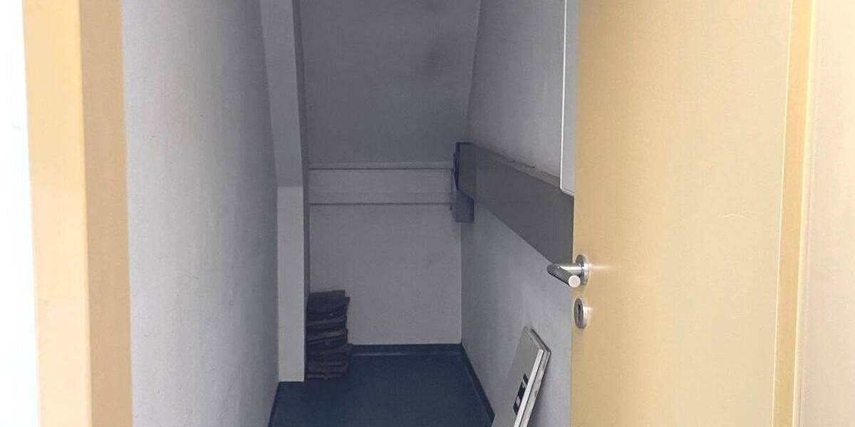 Gewerbeobjekt Bamberg Gereuth - 4 Zimmer, 184 m&sup2;, 1.030&euro; | Angebot:23709072