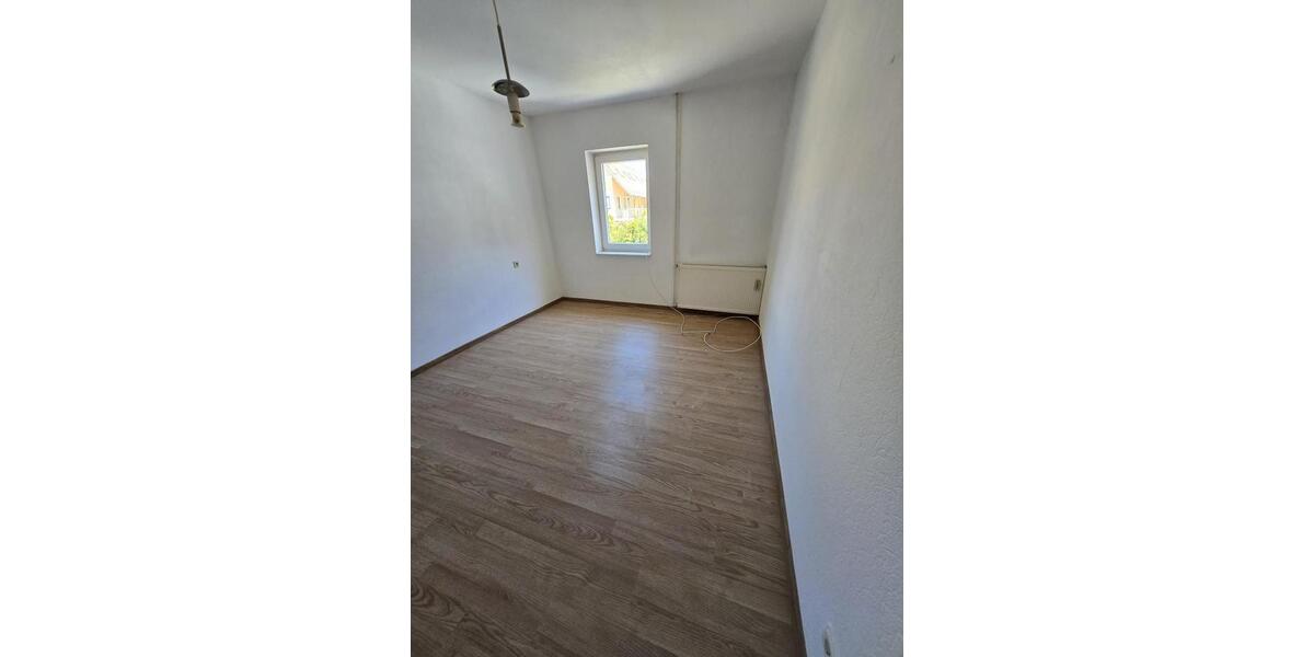 Maisonettenwohnung Querfurt - 2.5 Zimmer, 57 m&sup2;, 380&euro; | Angebot:26412895