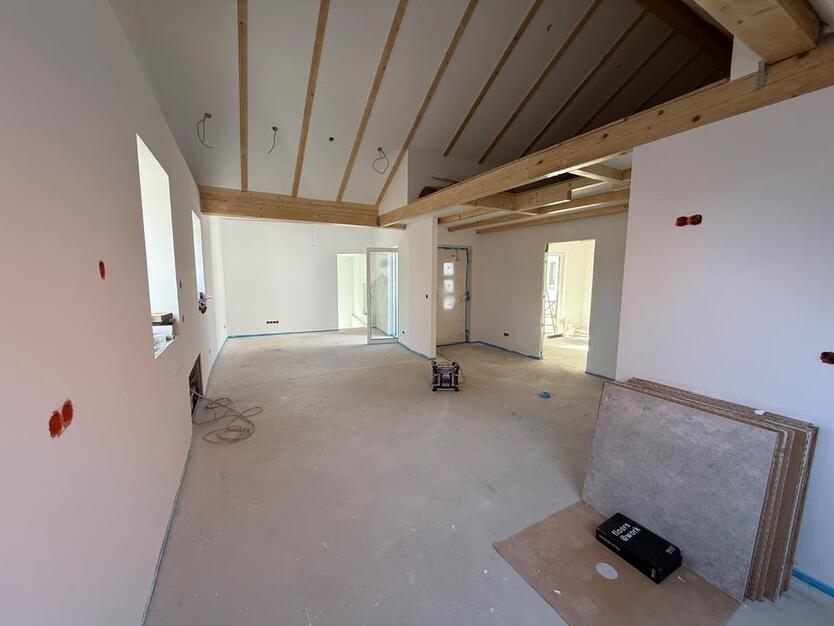 3,5 Zimmer DG Wohnung mit Balkon im Neubau