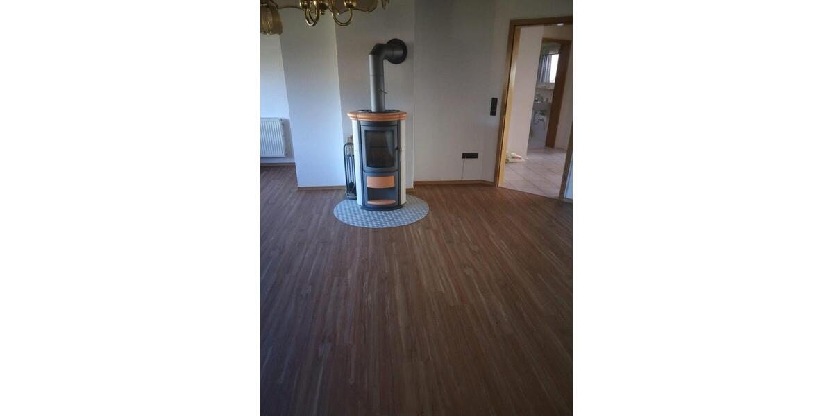 Dachgeschoßwohnung Aach - 3 Zimmer, 110 m&sup2;, 1.200&euro; | Angebot:25253414