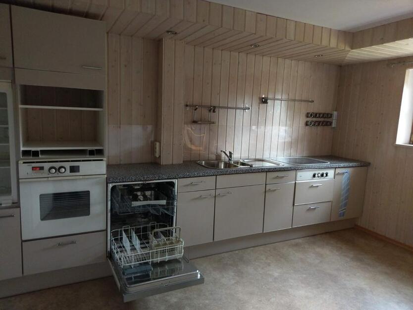EinliegerWohnung DON mit Küche, Bad, Gartenanteil nähe Airbus