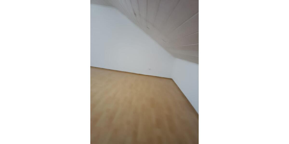 großes Zimmer in Einfamilienhaus ab sofort 1 zimmer