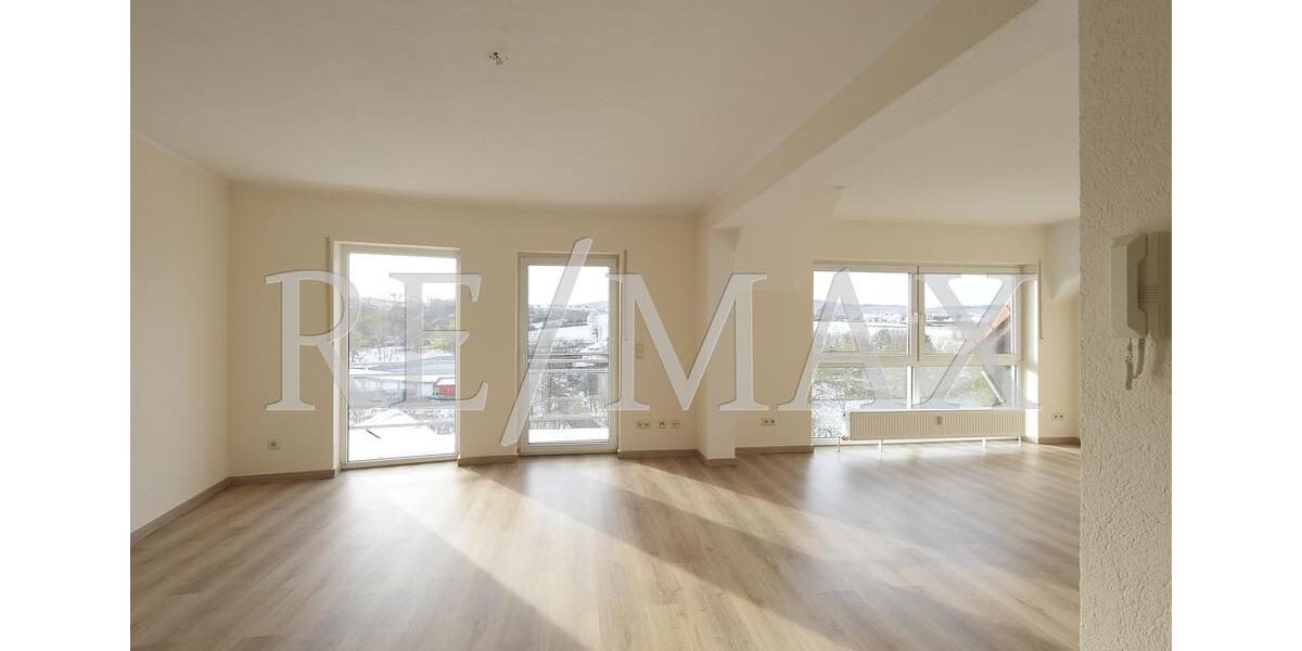 In schöner Idsteiner Lage: Helle 3-Zimmer-Wohnung mit Balkon, Terrasse und Parkmöglichkeit 3 zimmer