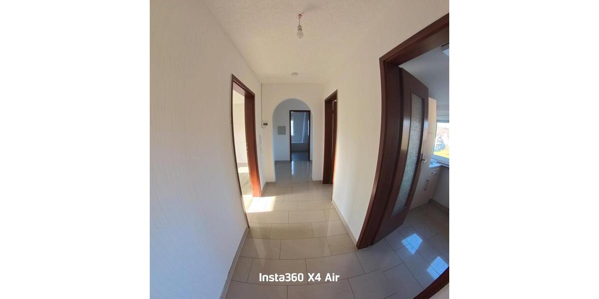 Dachgeschoßwohnung Ellwangen (Jagst) - 4 Zimmer, 80 m&sup2;, 790&euro; | Angebot:26679245