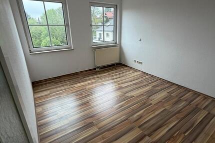 Wohnung Suhl - 3 Zimmer, 74 m&sup2;, 592&euro; | Angebot:26432697