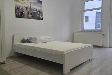 Zimmer mit Balkon in 3er WG | möbliert und renoviert | Stadtmitte direkt am Paulusanger 1 zimmer