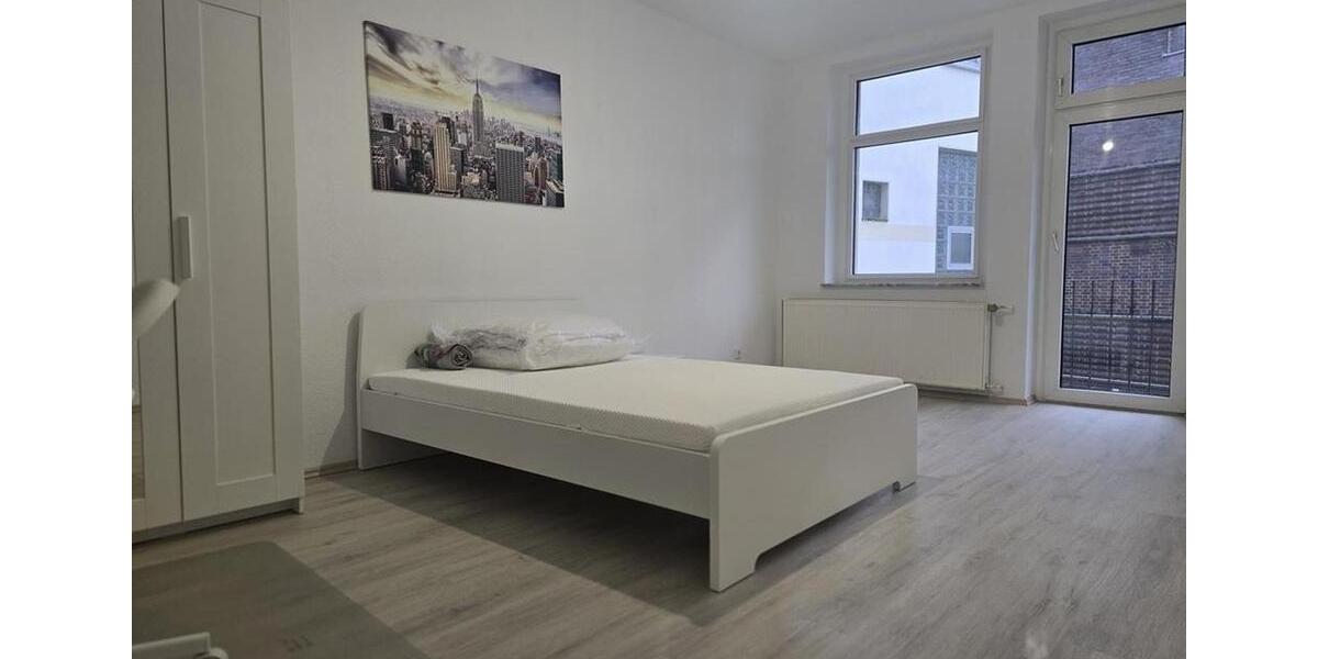 Zimmer mit Balkon in 3er WG | möbliert und renoviert | Stadtmitte direkt am Paulusanger 1 zimmer