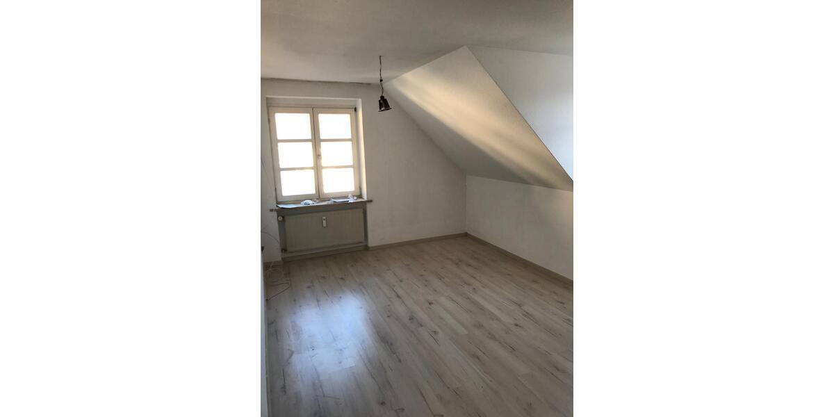 Dachgeschoßwohnung Trebgast - 3.5 Zimmer, 101 m&sup2;, 750&euro; | Angebot:24525570