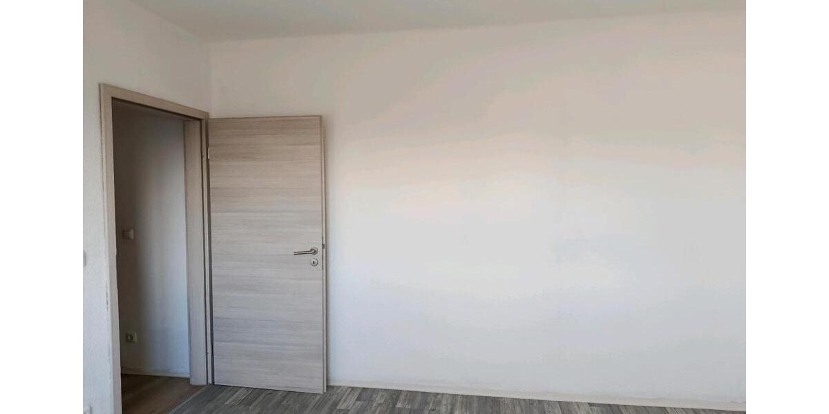 Etagenwohnung Mittweida - 3 Zimmer, 63 m&sup2;, 380&euro; | Angebot:25367864
