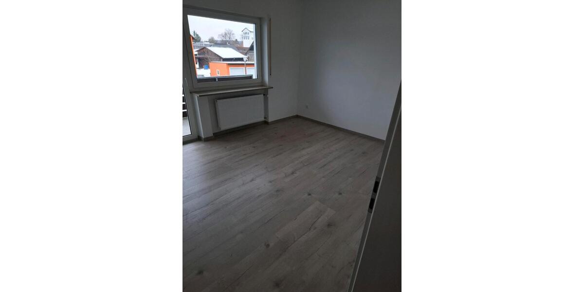 Etagenwohnung Allersberg Eismannsdorf - 3 Zimmer, 86 m&sup2;, 900&euro; | Angebot:24755475