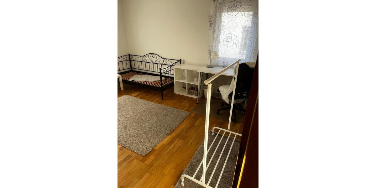 Wohnen auf Zeit Villingen-Schwenningen Schwenningen - 5 Zimmer, 16 m&sup2;, 380&euro; | Angebot:26257836