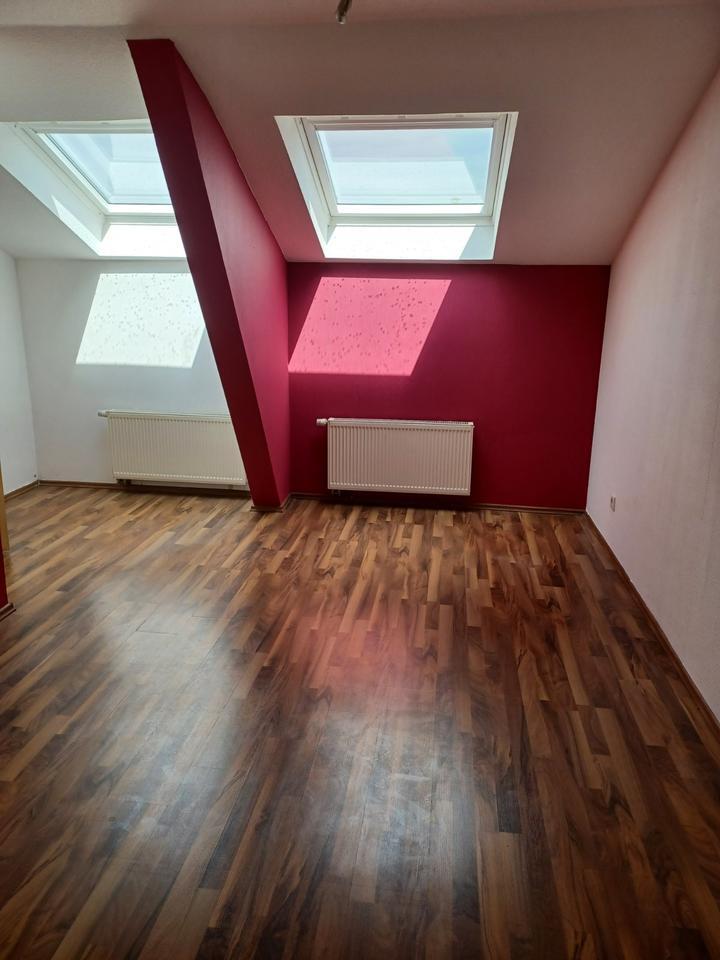 Wohnung DG 75qm zu vermieten