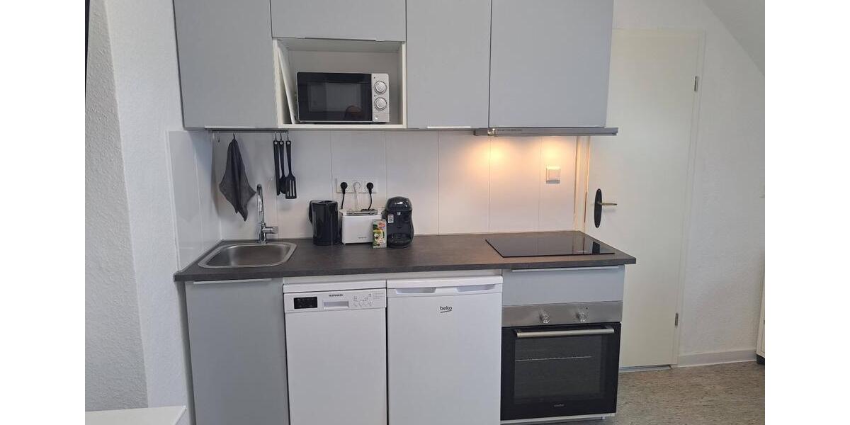 Dachgeschoßwohnung Essen Huttrop - 1 Zimmer, 24 m&sup2;, 635&euro; | Angebot:25225217