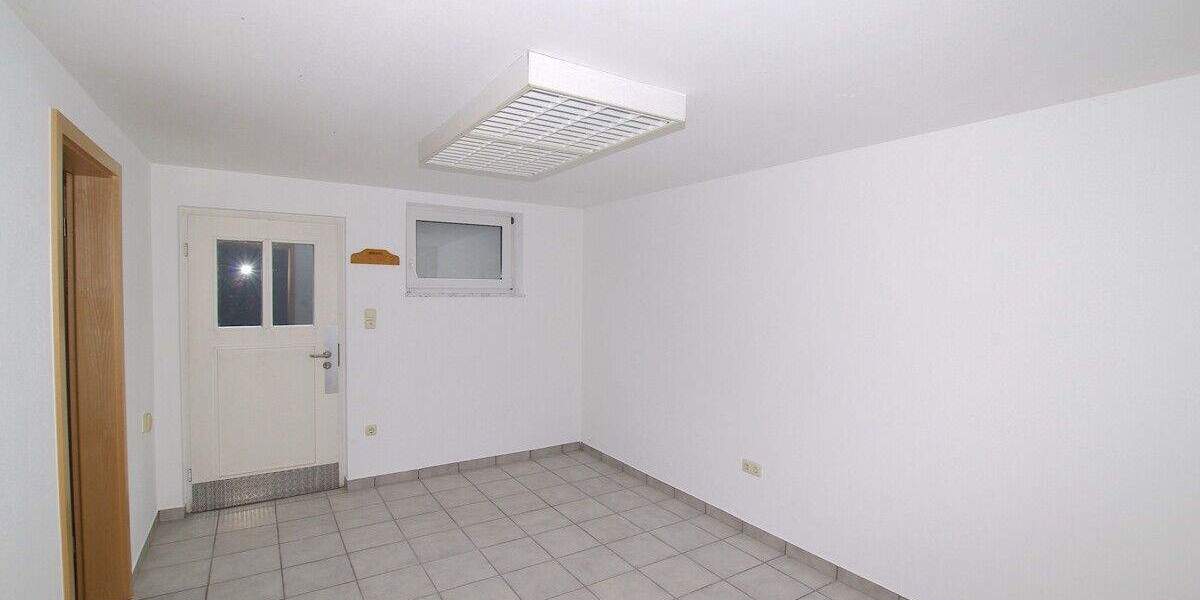 Doppelhaushälfte Lupburg - 4 Zimmer, 170 m&sup2;, 1.440&euro; | Angebot:25744435