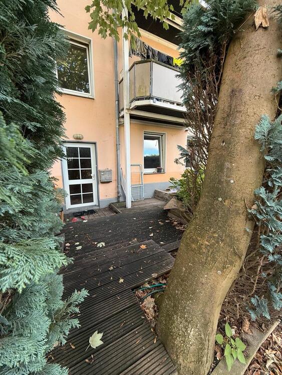 Eine helle zwei-Zimmer Wohnung im Erdgeschoss