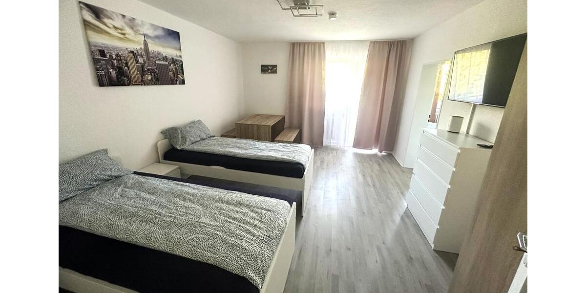 Wohnen auf Zeit Duisburg Rheinhausen - 75 Zimmer, 920 m&sup2;, 15&euro; | Angebot:22263010