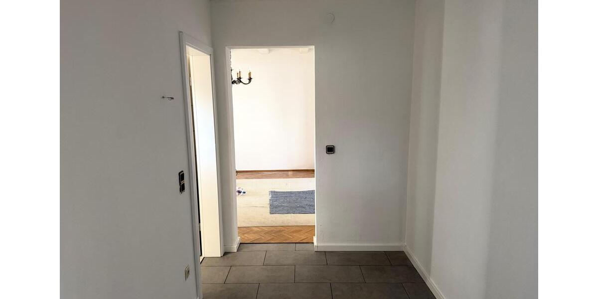 Helle 3-Zimmer-Wohnung mit Südterrasse und Garage (ca. 75 qm) 3 zimmer