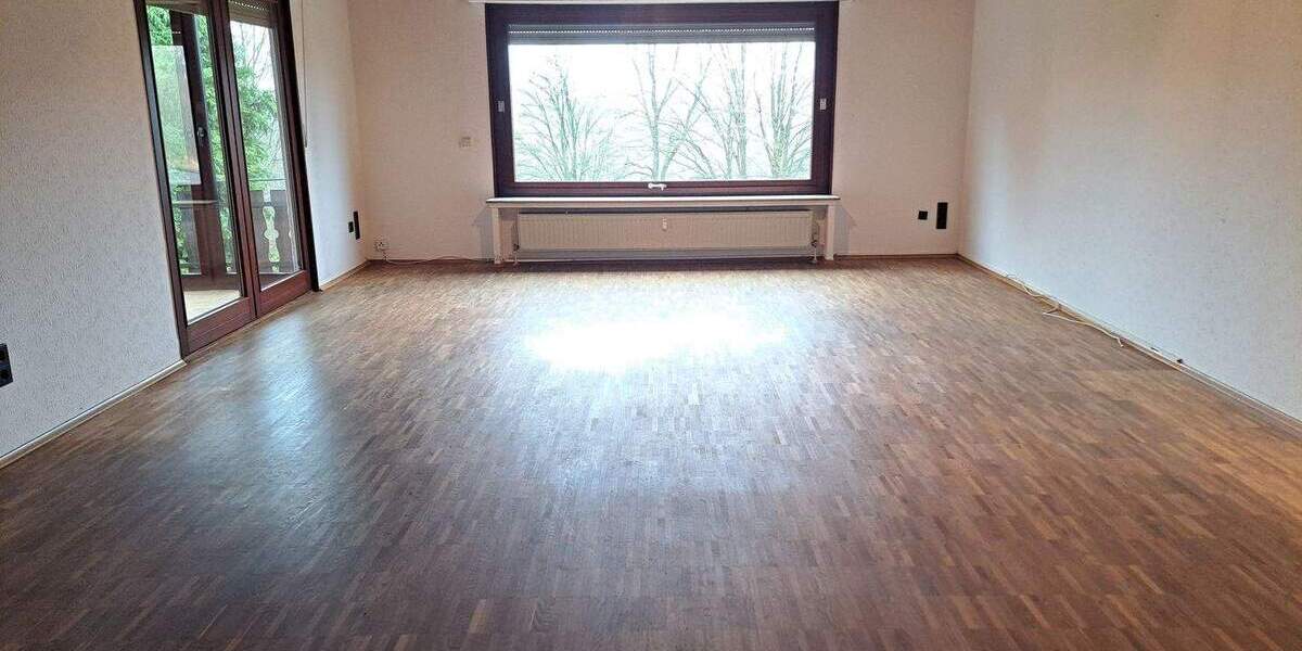 Etagenwohnung Kürten - 5 Zimmer, 170 m&sup2;, 1.360&euro; | Angebot:24780635