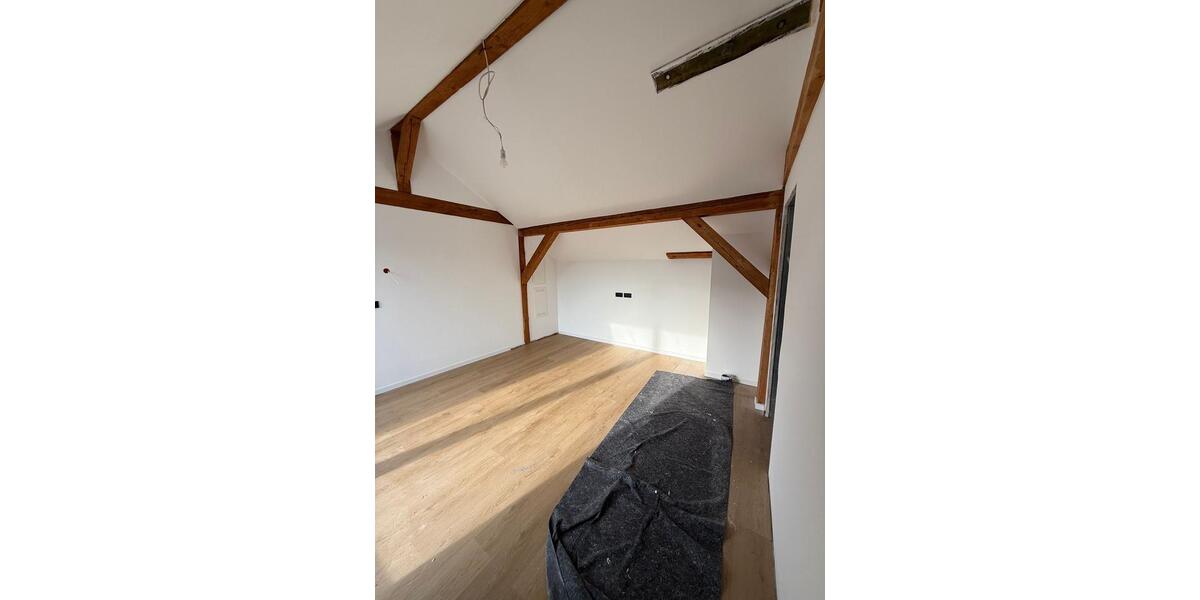 Dachgeschoßwohnung Philippsburg - 2 Zimmer, 70 m&sup2;, 1.100&euro; | Angebot:23811956