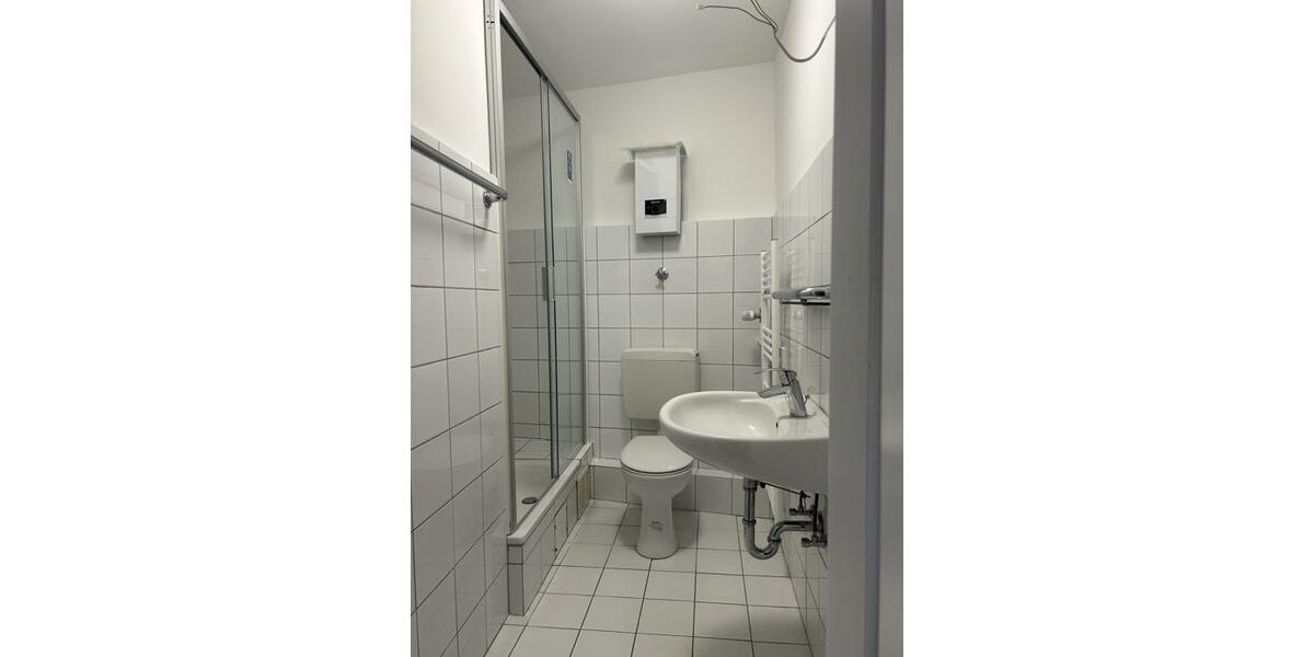 Erstbezug nach Sanierung. Sehr schöne 2-Zimmer-Whg. im 4. OG in D-Pempelfort. 2 zimmer