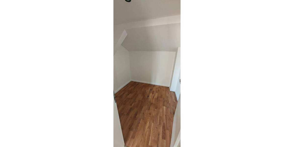 Etagenwohnung Dresden Naußlitz - 5 Zimmer, 174 m&sup2;, 1.825&euro; | Angebot:25667275