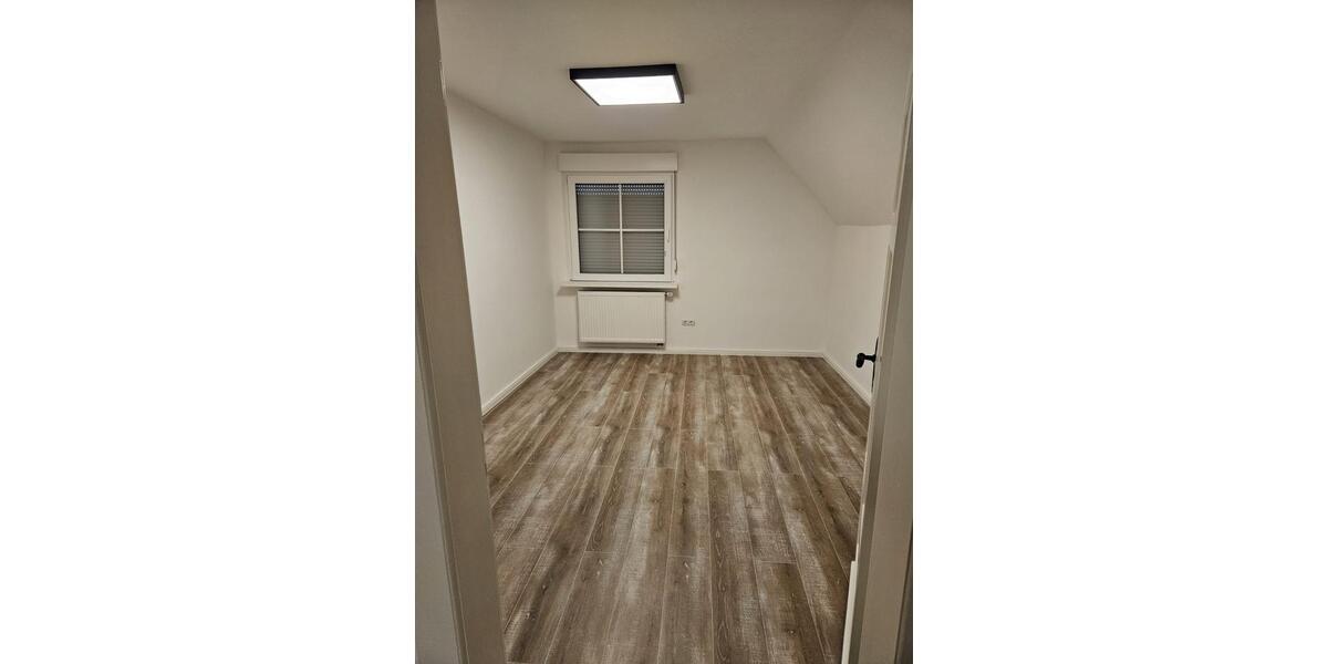 Einfamilienhaus Hundsangen - 6 Zimmer, 200 m&sup2;, 1.400&euro; | Angebot:24751486