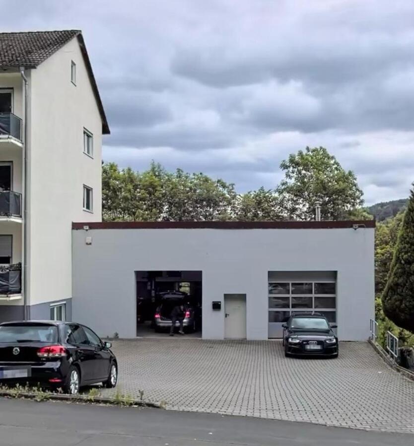 Attraktive Werkstatt mit Büro Gewerbehalle Lagerhalle mit Aussenfläche in Herborn - Stadt