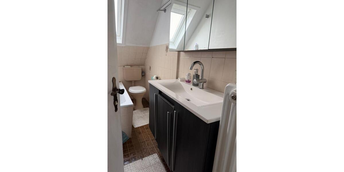 Dachgeschoßwohnung Bad Wildungen - 3.5 Zimmer, 76 m&sup2;, 890&euro; | Angebot:24976347