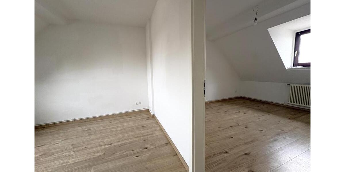 Dachgeschoßwohnung Bremerhaven Geestemünde - 3 Zimmer, 63 m&sup2;, 509&euro; | Angebot:25599781