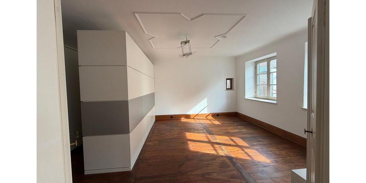 Etagenwohnung Günzburg - 2 Zimmer, 93 m&sup2;, 940&euro; | Angebot:25781710