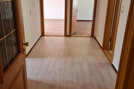 Wohnung Bad Salzungen Tiefenort - 3 Zimmer, 95 m&sup2;, 450&euro; | Angebot:24804666