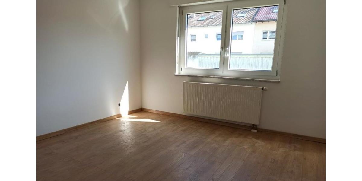 1 WG-Zimmer in sonniger, renovierten Berufstätigen-WG 1 zimmer